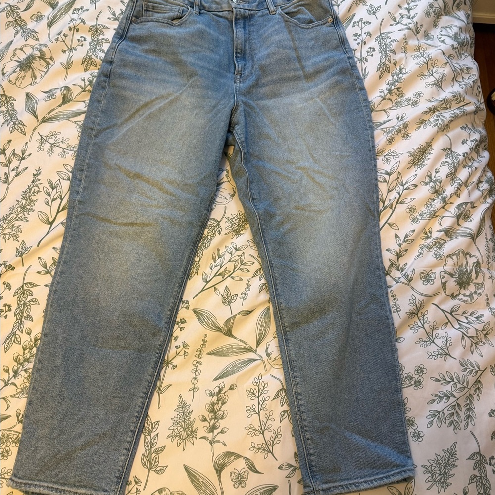 AE Curvy Mom Jean